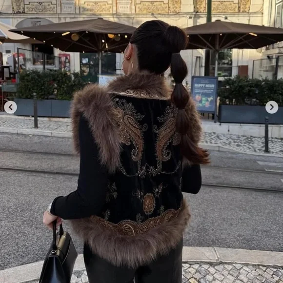 ZARA EMBROIDERED VEST ZW COLLECTION LIMITED EDITION BLACK LARGE - Picture 3 of 8